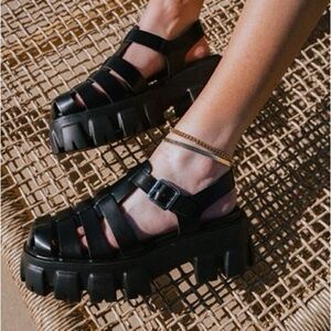 Steve Madden Echo Platform Fisherman Sandal size 8.5